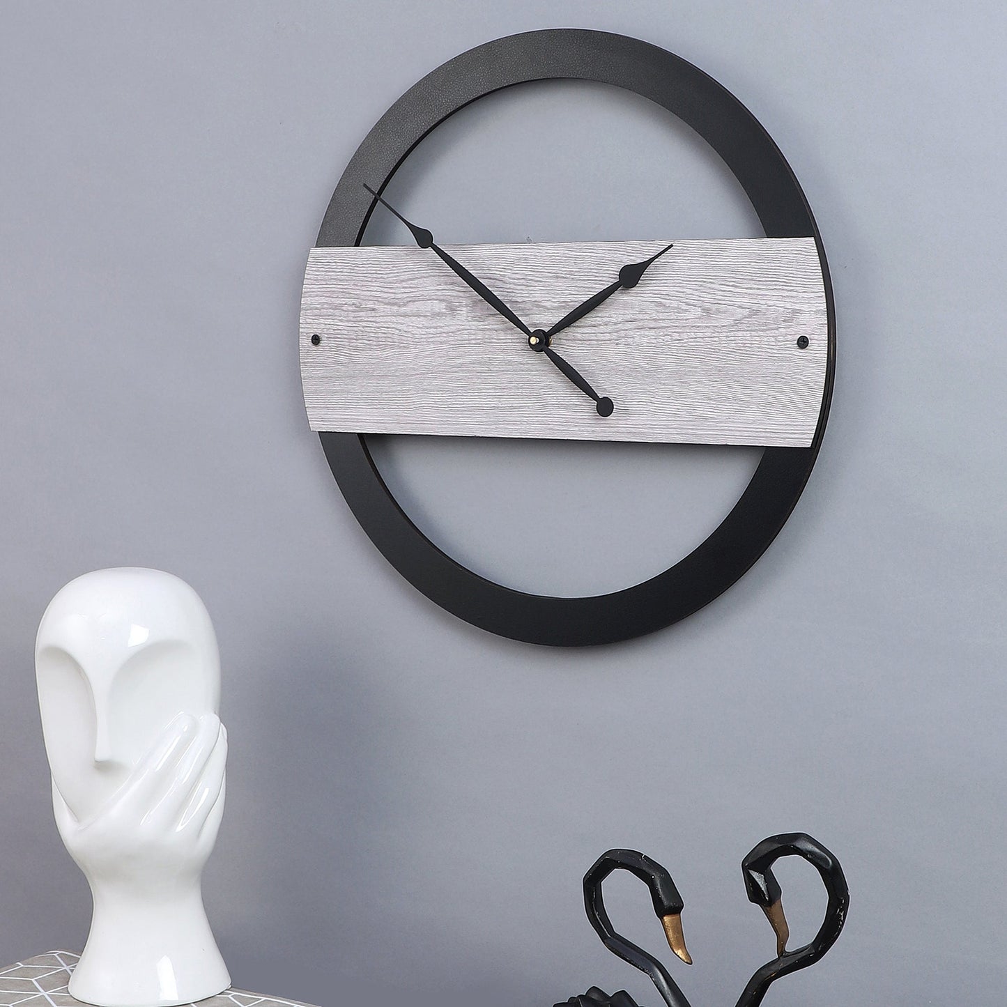 wc19 Quartz Black Modern Wall Clock, For Home And Office